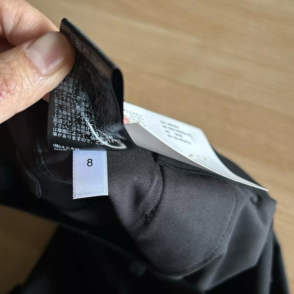 NWT Uniqlo Black Pleated Trousers Dress Pants Women’s Medium (fits like a 2-4) - Picture 5 of 9